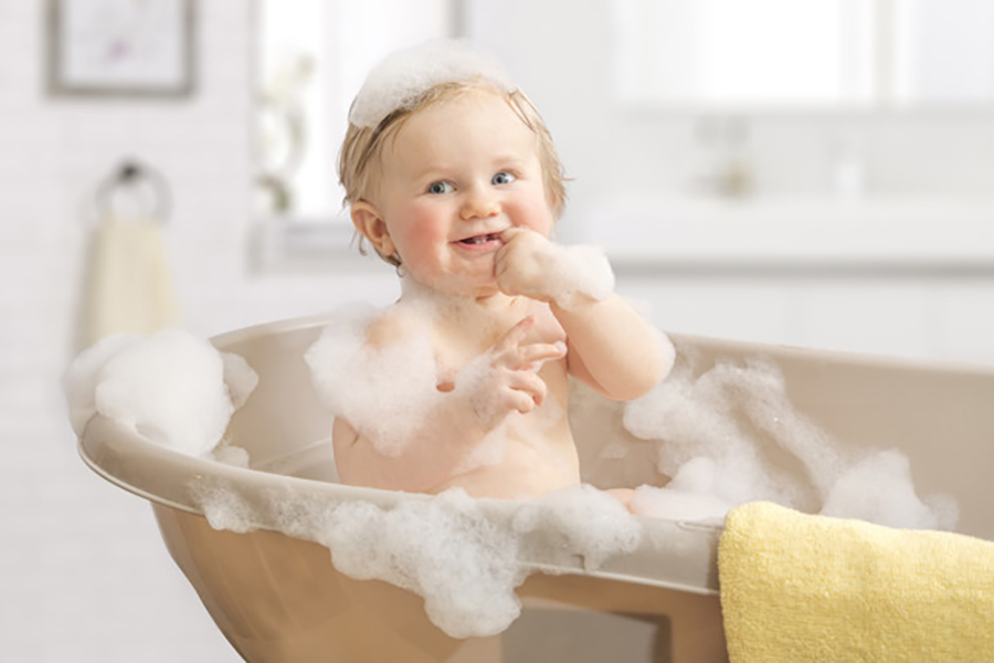 Tắm hàng ngày cho trẻ sơ sinh có cần thiết không?